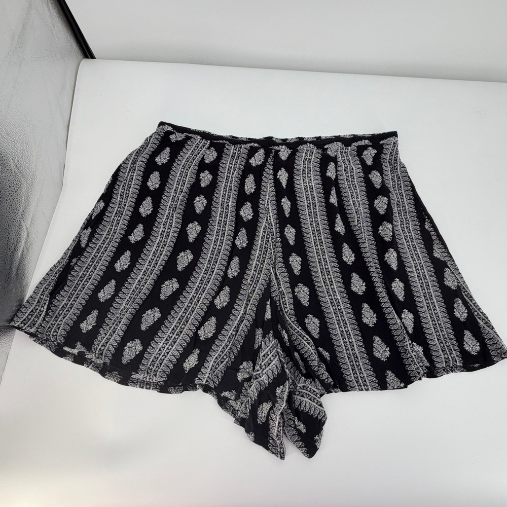 Jacque & KoKo Shorts Women 26/28 Black Paisley Boho Flowy Plus Size Festival 90s